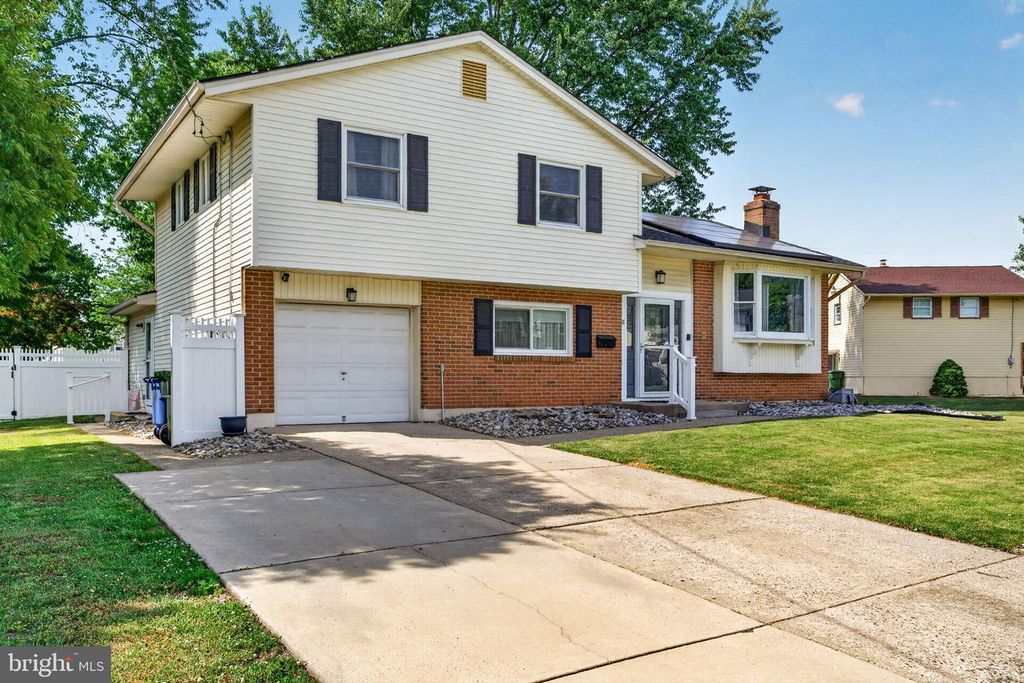19 CHARTER OAK LN, MARLTON, NJ 08053 — photo 2