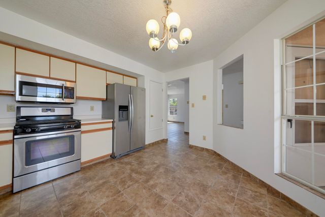 1316 Rebecca Road NE, Rio Rancho, NM 87144