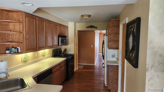 29513 Greenland Street, Livonia, MI 48154