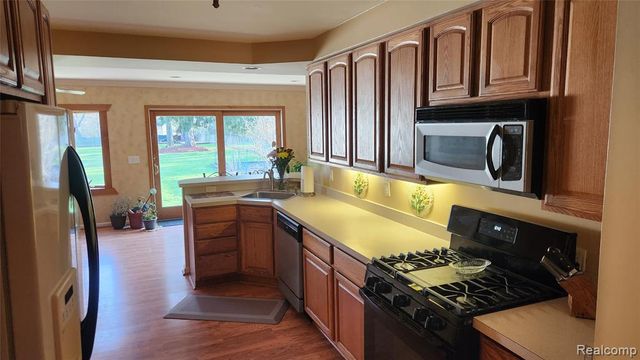 29513 Greenland Street, Livonia, MI 48154