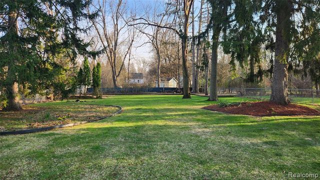 29513 Greenland Street, Livonia, MI 48154