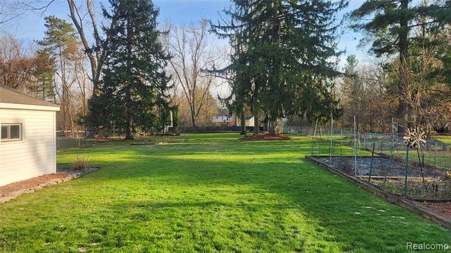 29513 Greenland Street, Livonia, MI 48154