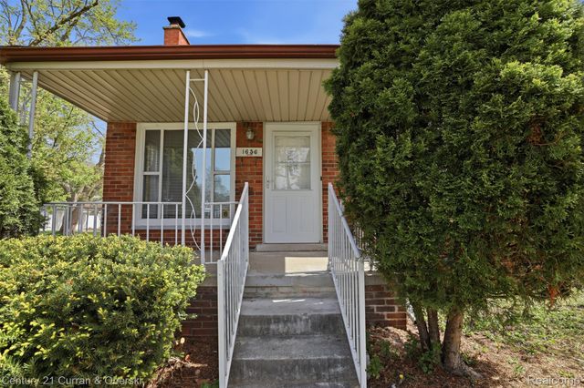 1656 N Franklin Street, Dearborn, MI 48128