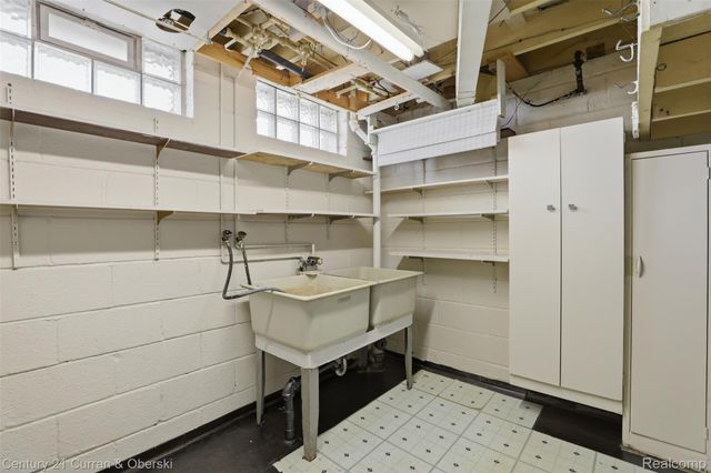 1656 N Franklin Street, Dearborn, MI 48128