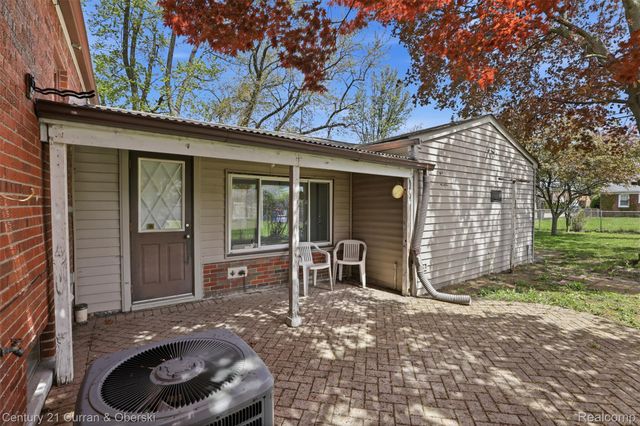 1656 N Franklin Street, Dearborn, MI 48128