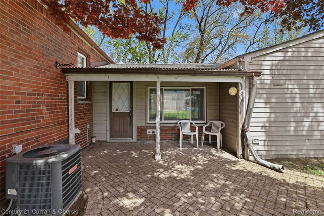 1656 N Franklin Street, Dearborn, MI 48128