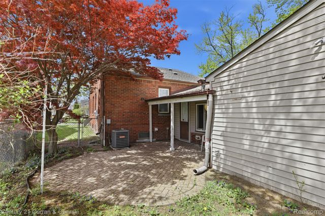 1656 N Franklin Street, Dearborn, MI 48128