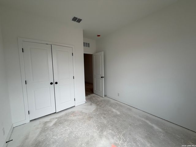 10907 Bop Ln, Adkins, TX 78101