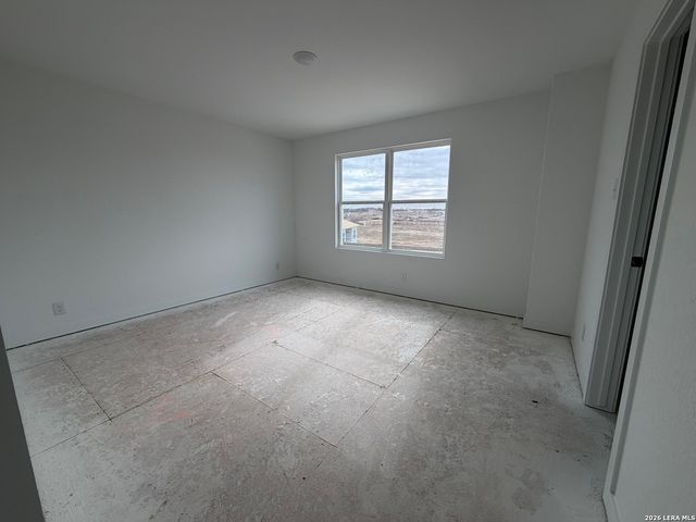 10907 Bop Ln, Adkins, TX 78101