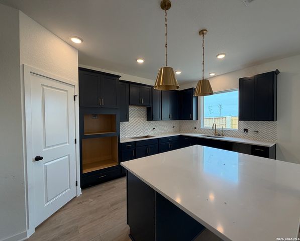 10907 Bop Ln, Adkins, TX 78101