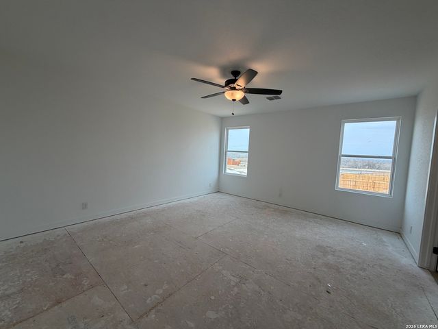 10907 Bop Ln, Adkins, TX 78101