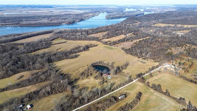 2998 Gresham Hollow Road, Hamburg, IL 62045