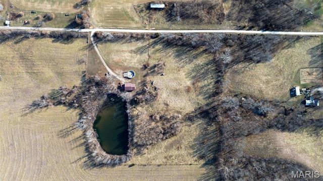 2998 Gresham Hollow Road, Hamburg, IL 62045