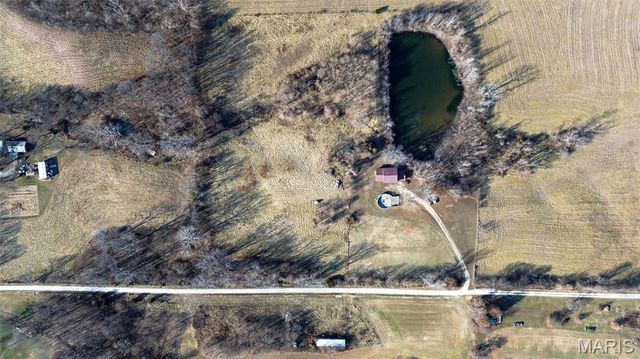 2998 Gresham Hollow Road, Hamburg, IL 62045