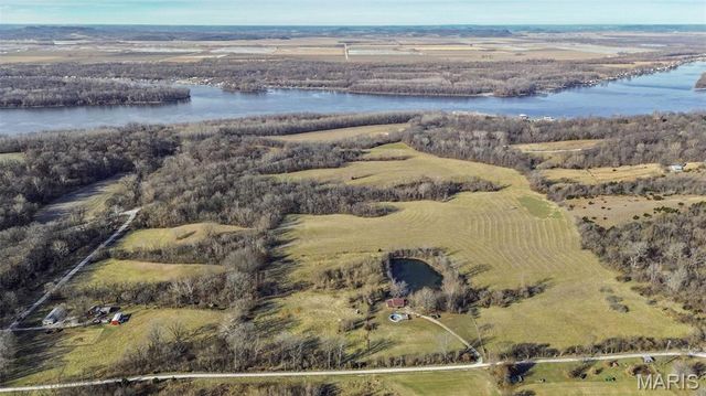 2998 Gresham Hollow Road, Hamburg, IL 62045