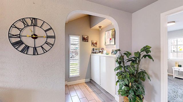 204 N Santa Ana Ave, Modesto, CA 95354