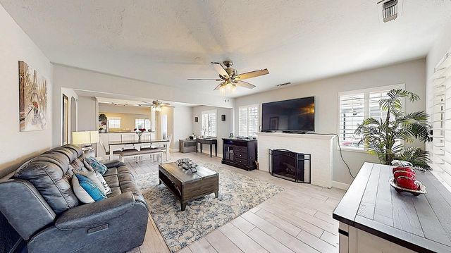 204 N Santa Ana Ave, Modesto, CA 95354