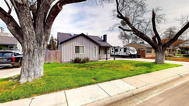 204 N Santa Ana Ave, Modesto, CA 95354