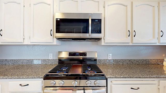 204 N Santa Ana Ave, Modesto, CA 95354