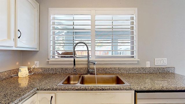 204 N Santa Ana Ave, Modesto, CA 95354