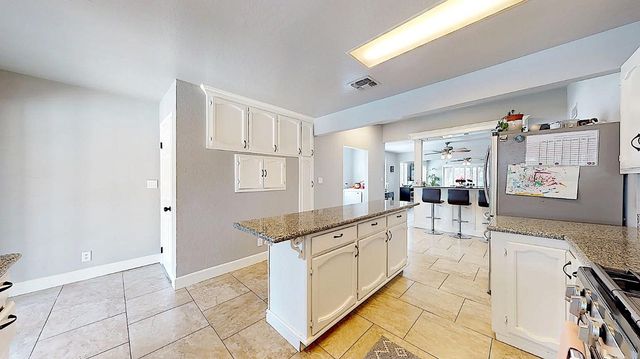 204 N Santa Ana Ave, Modesto, CA 95354