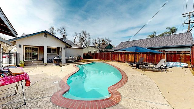 204 N Santa Ana Ave, Modesto, CA 95354