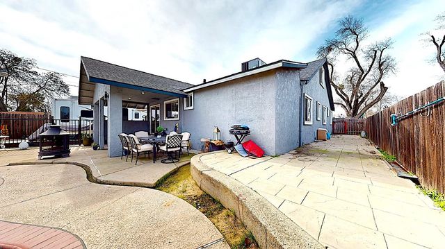 204 N Santa Ana Ave, Modesto, CA 95354