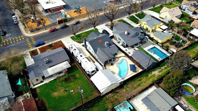 204 N Santa Ana Ave, Modesto, CA 95354