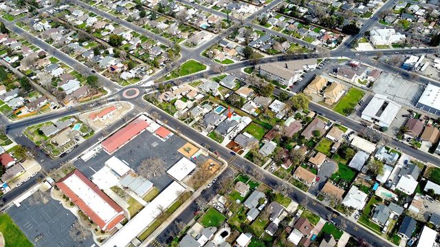 204 N Santa Ana Ave, Modesto, CA 95354