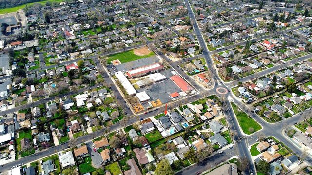 204 N Santa Ana Ave, Modesto, CA 95354