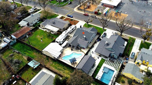 204 N Santa Ana Ave, Modesto, CA 95354