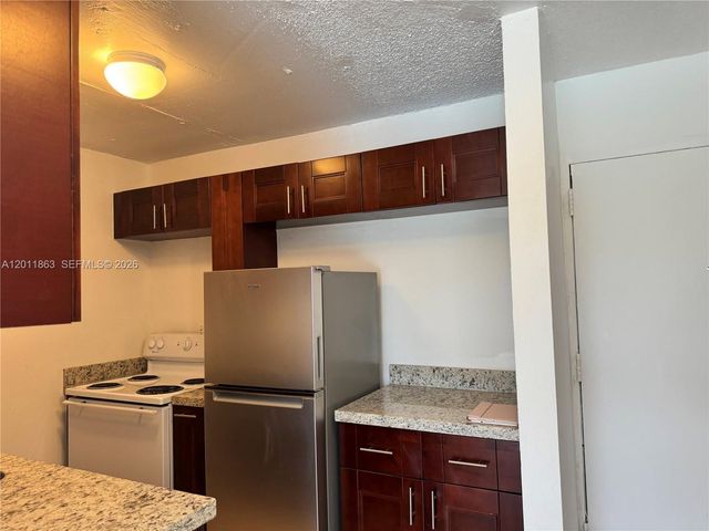 9405 W Flagler St 302D, Miami, FL 33174