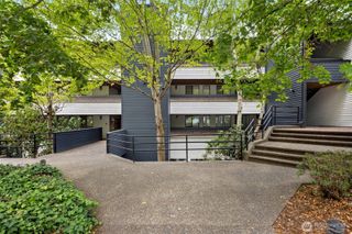 3055 80th Avenue SE #107, Mercer Island, WA 98040