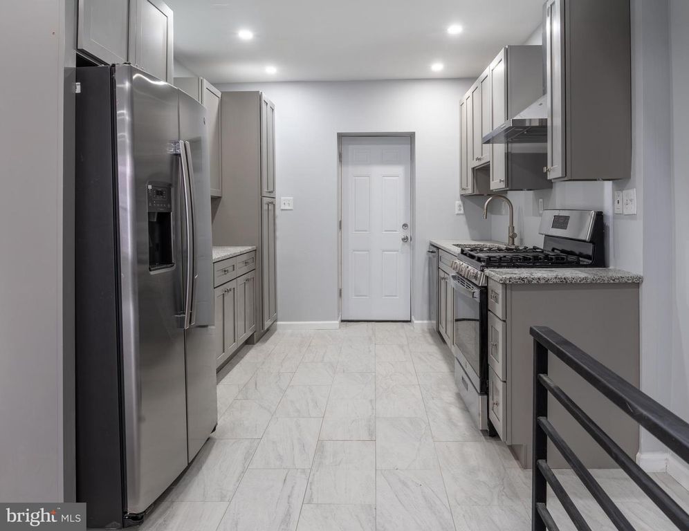 2323 MOORE ST, Philadelphia, PA 19145