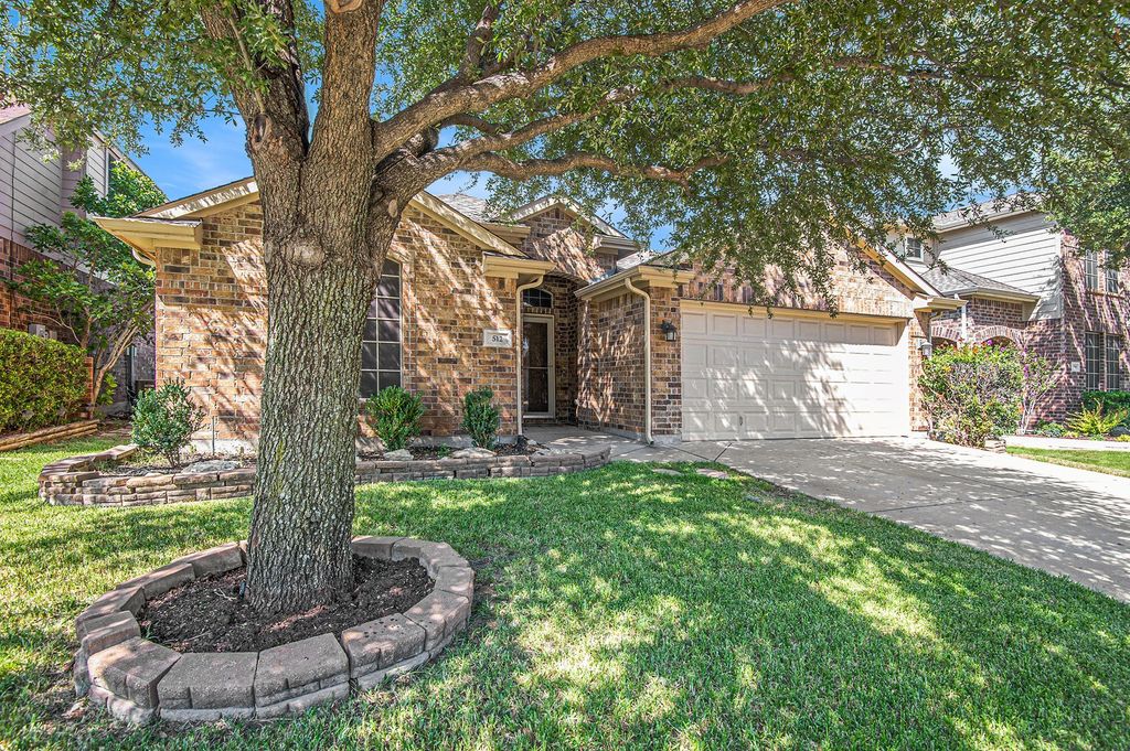 512 Goldstone Lane, Fort Worth, TX 76131