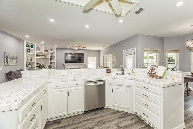 2409 SE Cottonwood Circle, Visalia, CA 93277