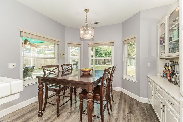 2409 SE Cottonwood Circle, Visalia, CA 93277