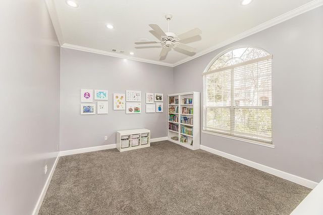 2409 SE Cottonwood Circle, Visalia, CA 93277