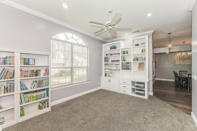 2409 SE Cottonwood Circle, Visalia, CA 93277