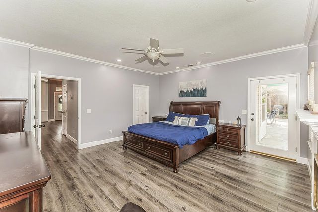 2409 SE Cottonwood Circle, Visalia, CA 93277