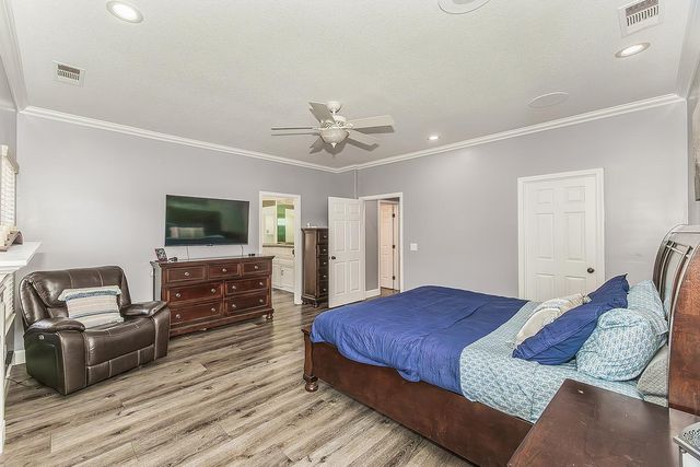 2409 SE Cottonwood Circle, Visalia, CA 93277