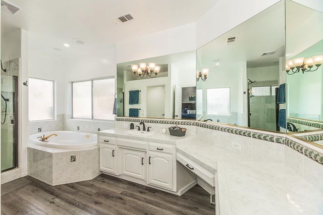 2409 SE Cottonwood Circle, Visalia, CA 93277