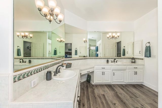 2409 SE Cottonwood Circle, Visalia, CA 93277