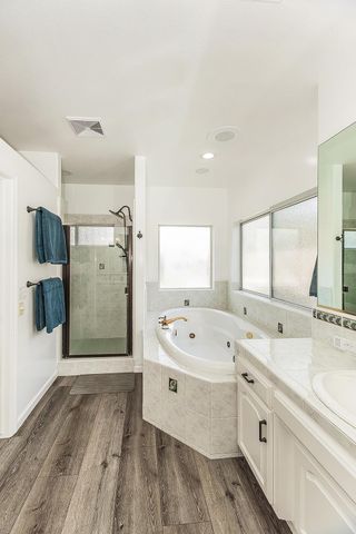 2409 SE Cottonwood Circle, Visalia, CA 93277