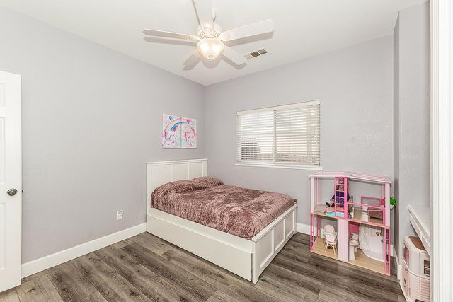 2409 SE Cottonwood Circle, Visalia, CA 93277