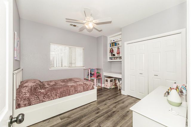 2409 SE Cottonwood Circle, Visalia, CA 93277