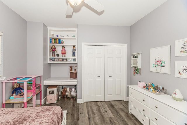 2409 SE Cottonwood Circle, Visalia, CA 93277