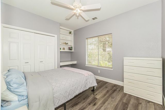 2409 SE Cottonwood Circle, Visalia, CA 93277