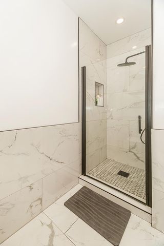 2409 SE Cottonwood Circle, Visalia, CA 93277