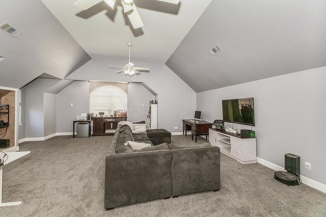 2409 SE Cottonwood Circle, Visalia, CA 93277